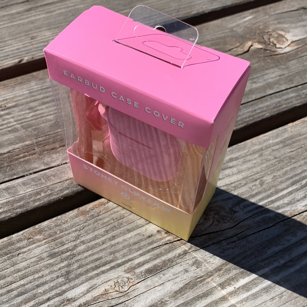 Stoney Clover Lane Earbud Case Cover - Picture 3 of 7